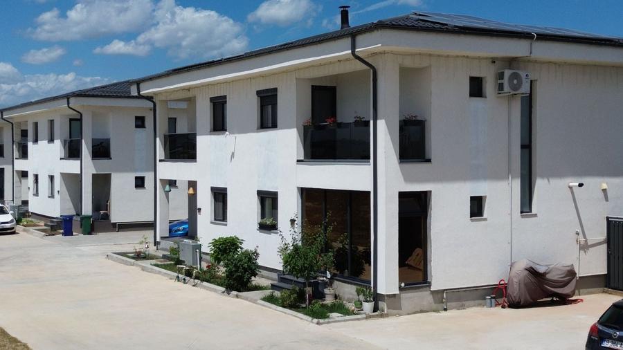 Casă individuală cu 5 camere cu Canalizare în Clinceni