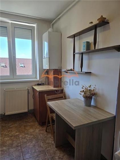 De inchiriat  un apartament cu 2 camere in zona  Horea - 10