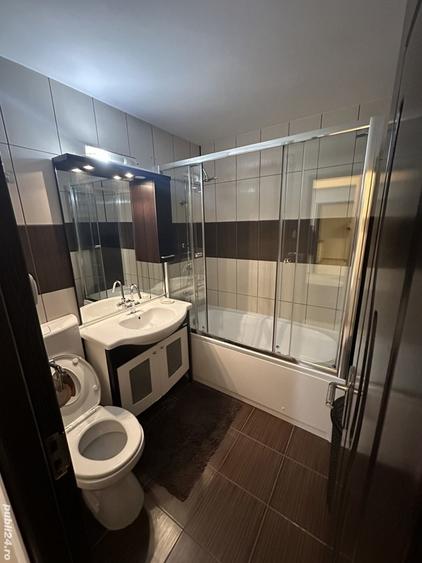 Piata Delfinului, Metrou Costin Georgian - 5