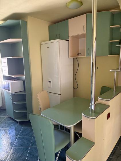 Vand apartament cu 3 camere - 1