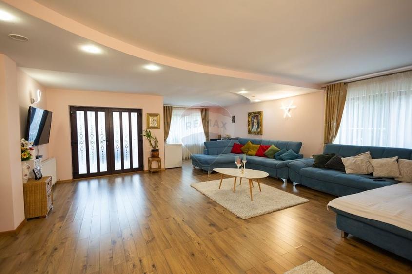 Casa spatioasa de vanzare - 37