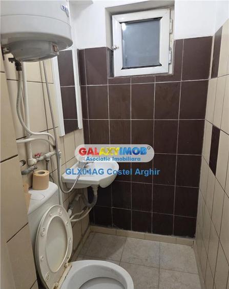 Vindem garsoniera in zona Razboieni-biserica , etaj 2, decom - 1