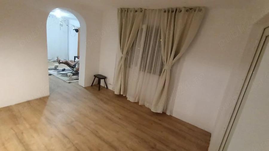 vand casa cu poten?ial zona Titu - 3