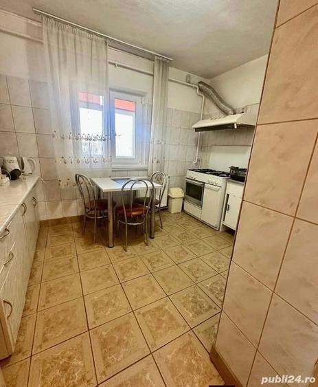 Se inchiriaza apartament 3 decomandate, 2 bai - 4