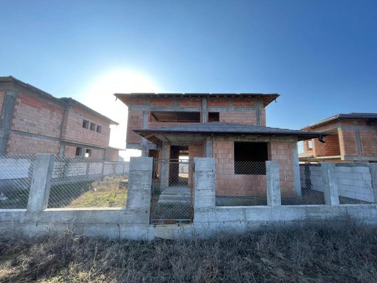 Ocazie! Casa la rosu P+1 cu teren de 528mp si toate utilitatile in zona Ford - 1