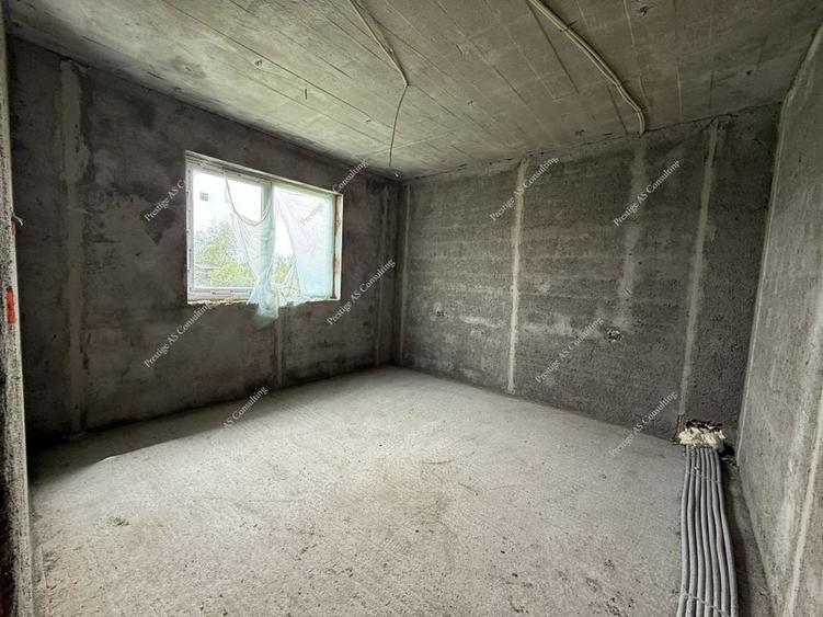 Casa la rosu dispusa pe Parter | 740 Teren | Sag - 12