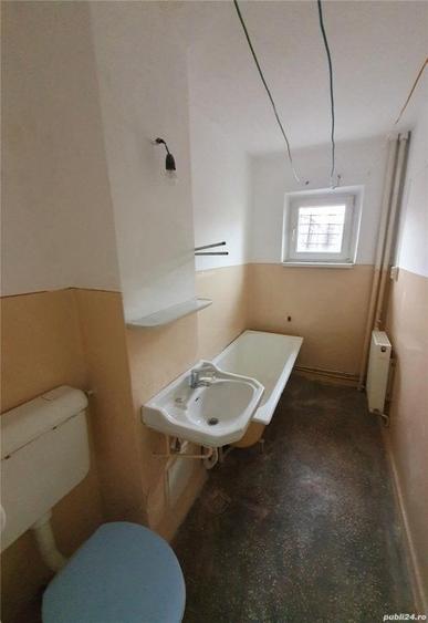 Apartament doua camere, decomandat, etaj unu, CT termopan, bloc anvelopat Zimbru - 6