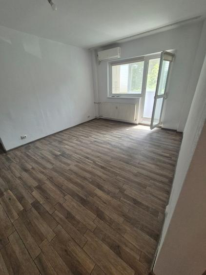 Apartament cu 3 camere de vânzare - Str. Fântânica, București - 1