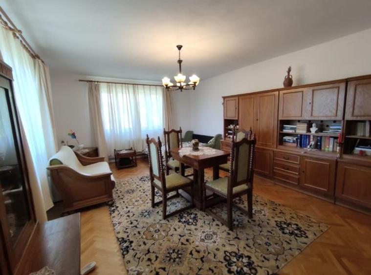 CASĂ 4 camere, curte 1900 mp, priveliște panoramică deosebită, Reghin - 2