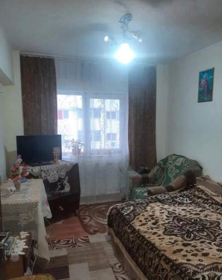 Apartament 3 camere, ultra central, Bals - 1