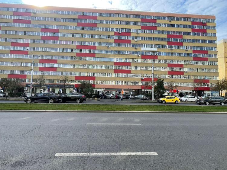 Spatiu comercial 100 mp de vanzare – vitrina 16 ml, 635.000 EUR - 1