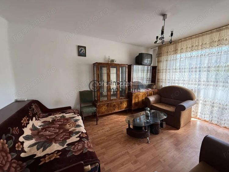 2 camere decomandate, etaj 3, Rovine - 95 000 Euro 2 camere decomandate, etaj 3, Rovine - 95 000 Euro