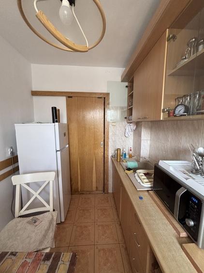 Apartament cu 3 camere decomandat în Torontalului