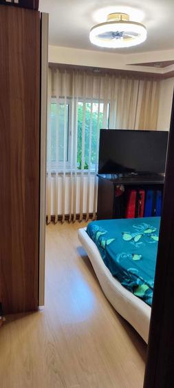 Particular: Vand apartament 3 camere, etaj 1 - zona Colentina, str. Radovanu 145.000 eur - 3