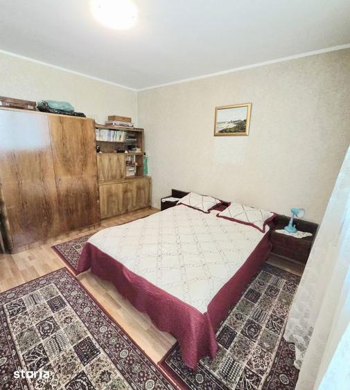 Apartament 3 camere+garaj- zona 1 Mai - 8