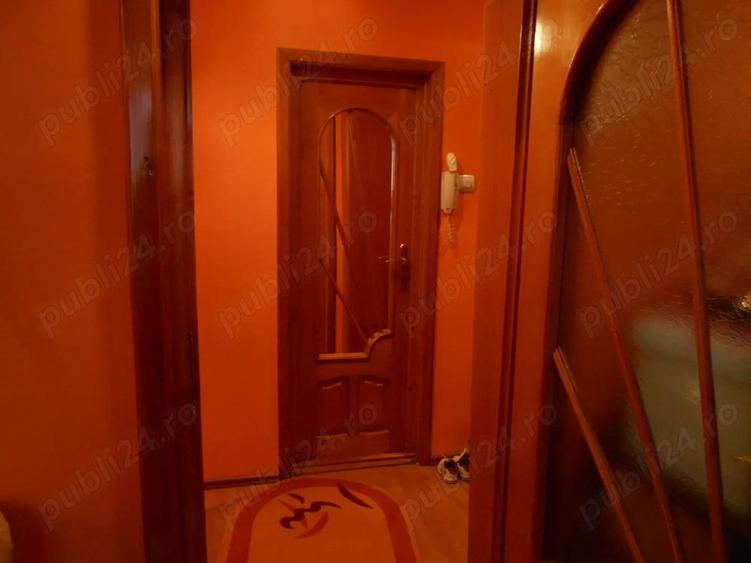 Inchiriere Apart. 1 camera, supr. utila de 36.mp. + balcon, mob. utilat Str. Rosiorilor - Scolilor. - 12