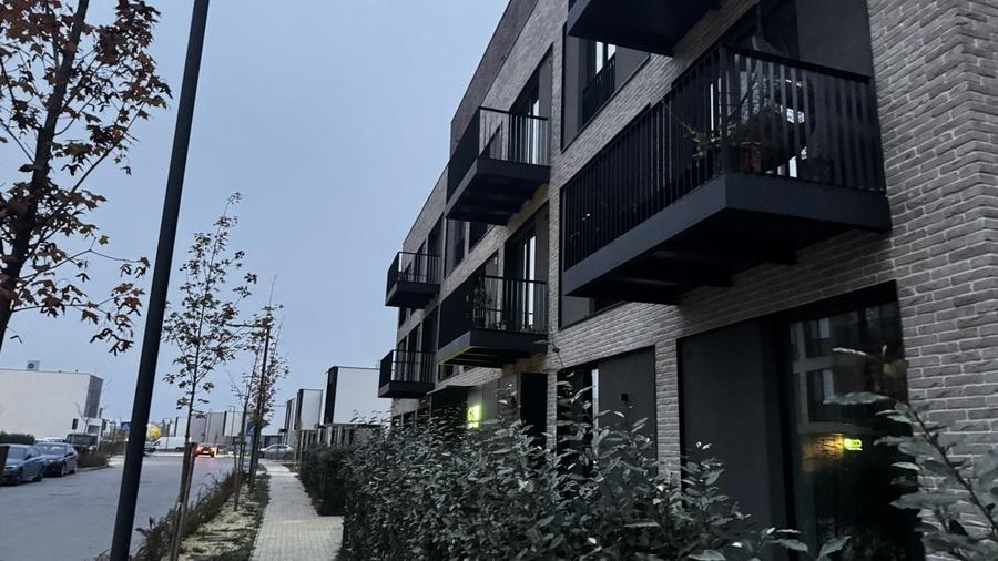 De inchiriere 2 camere cu gradina in Amber Forest - 2