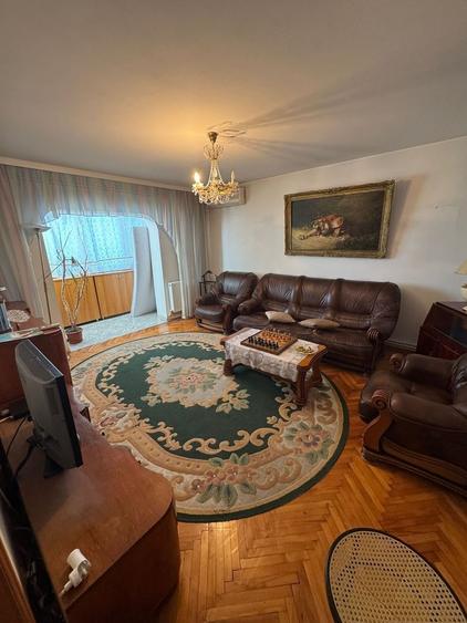 Apartament cu 3 camere decomandat, mobilat în Ultracentral