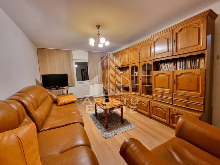 Apartament cu 3 camere, decomandat, centrala proprie, AC, zona Lunei - 1