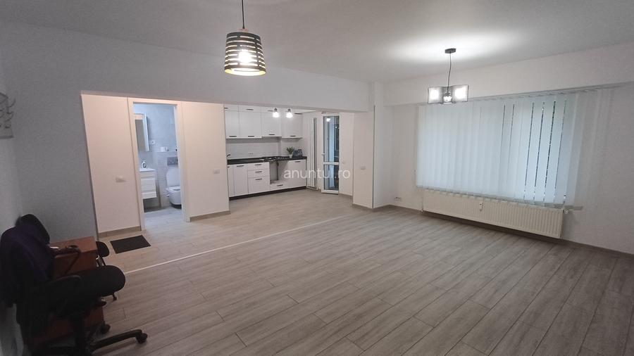 Calea Calarasi 238, an 1992, renovat, 40 mp, et. 3/7, proprietar