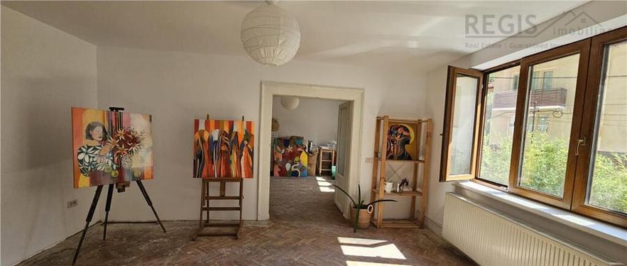 Casa cu curte si parcare in Schei - 1