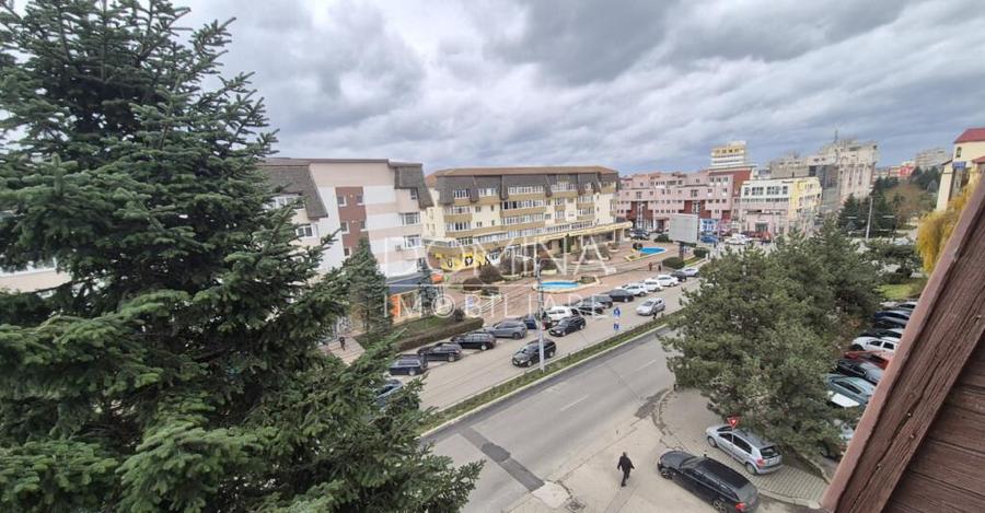 Apartament 3 camere - zona Casei de Cultura - 1