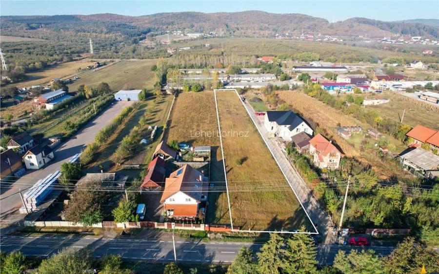 Teren intravilan, pe 3.800 mp, cu vedere frumoasa, Sfantu G Teren intravilan, pe 3.800 mp, cu vedere frumoasa, Sfantu G