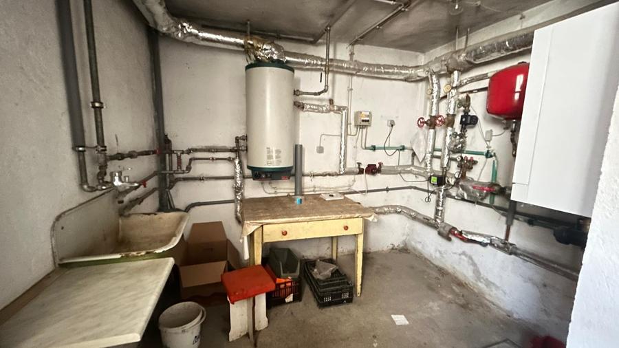 Casă individuală cu 6 camere cu Canalizare în Bartolomeu