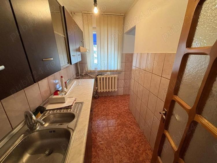 Apartament de vanzare - SUD - 3 camere - Decomandat - 6