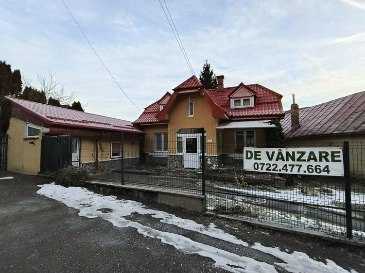 Casa S+P+M de vanzare in Busteni - 1