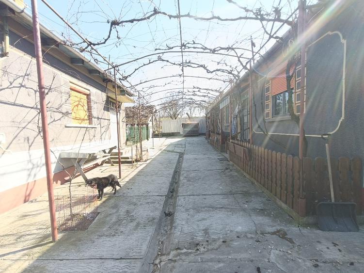 Casă de vânzare  - 4