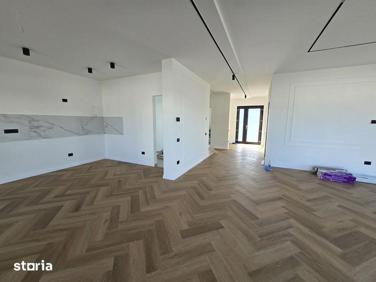 Casă cu 4 camere cu Teren 620 Mp în Sânmartin
