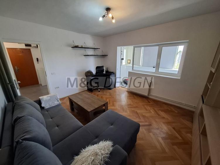 Apartament cu 3 camere decomandat, mobilat în Dâmbovița