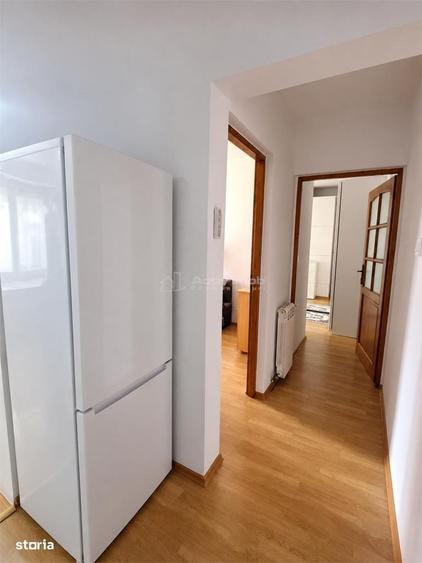 Casă cu 3 camere semidecomandat în Central