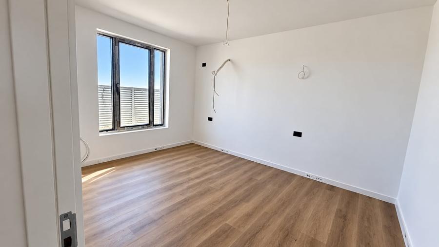 Casă individuală cu 4 camere cu Teren 420 Mp în Berceni