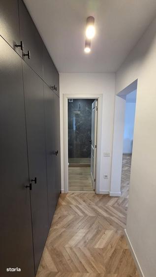 Apartament cu 3 camere semidecomandat în Splai Bahlui
