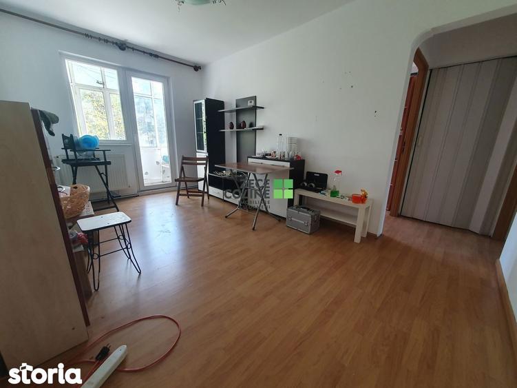 Apartament cu 3 camere semidecomandat în Alexandru cel Bun