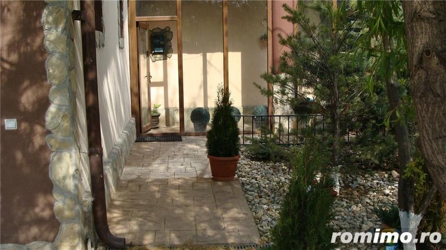 Casă cu 11 camere cu Teren 633 Mp în Clinceni