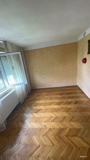 Apartament cu 3 camere decomandat în Exterior Vest