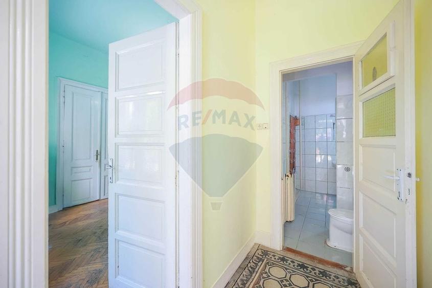 Apartament cu 3 camere semidecomandat în Ultracentral