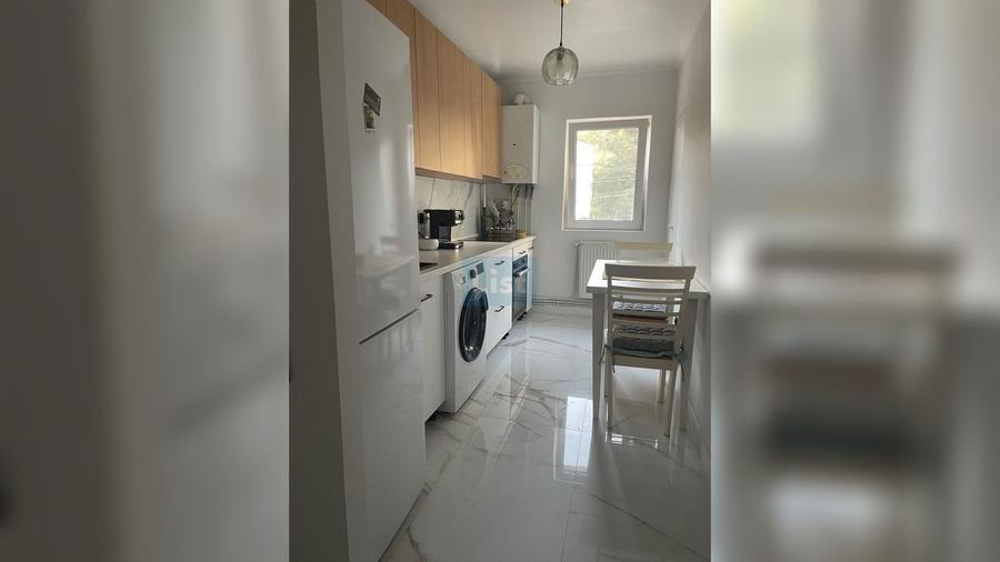 Apartament cu 2 camere decomandat în Plopilor