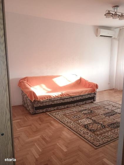 Apartament cu 3 camere decomandat în Patriei