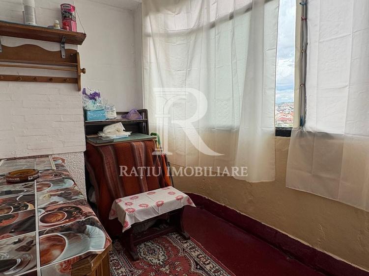 Apartament cu 4 camere decomandat, mobilat în Dacia