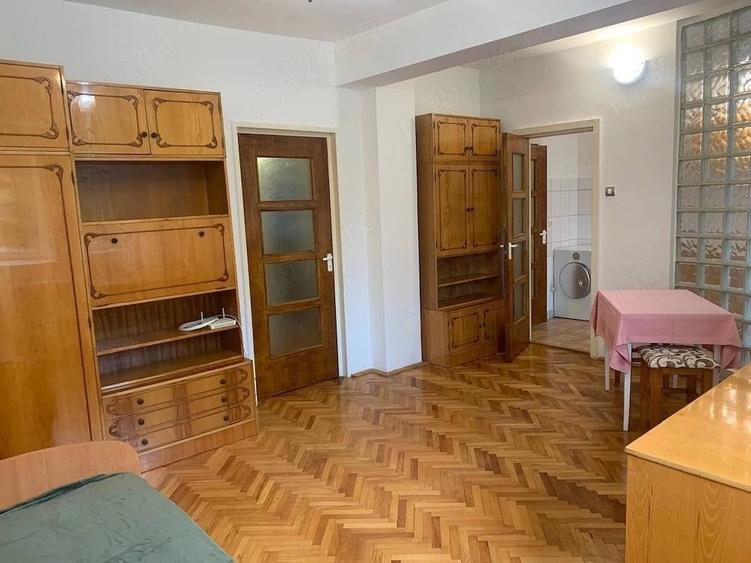Garsonieră decomandată în Zorilor