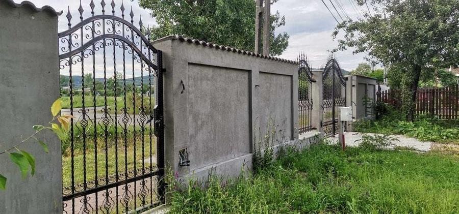 Casă cu 4 camere în Păulești