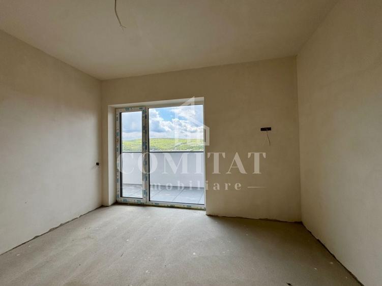 Apartament cu 3 camere semidecomandat în Dâmbul Rotund