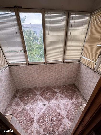 Apartament cu 3 camere semidecomandat în Alexandru cel Bun
