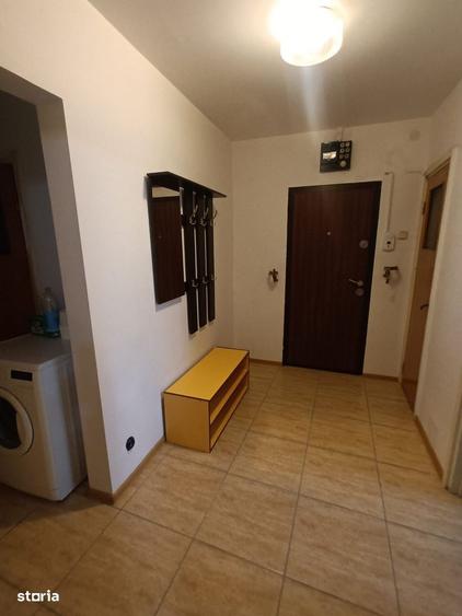 Apartament cu 3 camere decomandat, mobilat în Giurgiului