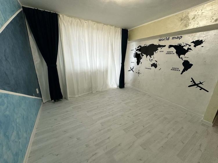 Apartament cu 3 camere decomandat în Micro 18