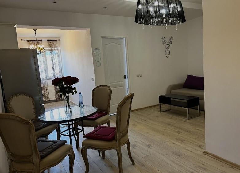 Apartament cu 2 camere semidecomandat, mobilat în Florești